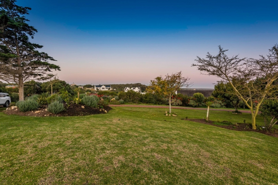 4 Bedroom Property for Sale in Stilbaai Oos Western Cape